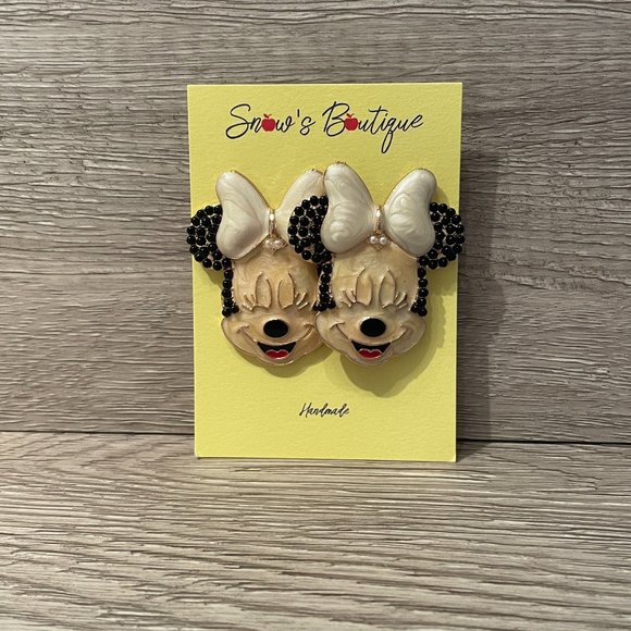 3/$35 Minnie Mouse - Mickey and Friends // Disneyland Disney World Earrings - Picture 1 of 5